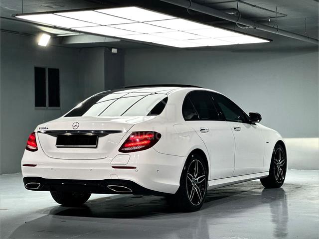 2017 Mercedes Benz E350E 2.0 AMG BrownInterior - 4