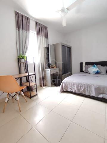 Female Only! Middle Room Puncak Damansara Condo 5 min walk Lrt3 1