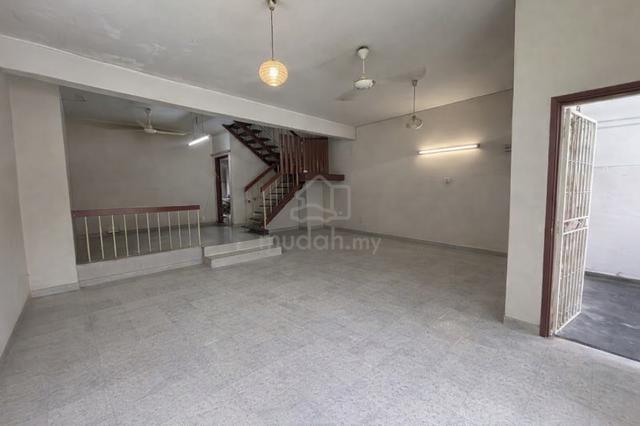 Taman Connaught FREEHOLD House【~5min walk to SRJK(C) & SMK 】Gated Guar 1