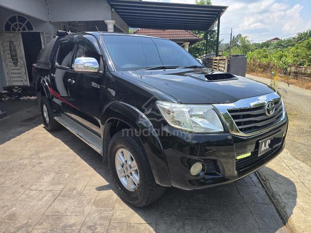 2012 Toyota HILUX 2.5 G VNT FACELIFT (A) - 1
