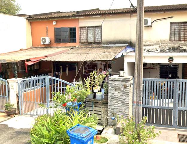 (Jalan Bakti Dua, tmn seri muda, sek. 25) Double storey terrace 1