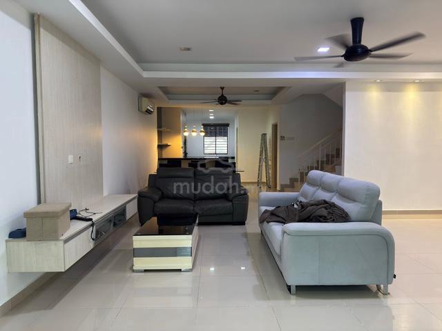 Renovated 2 Storey Terrace Intermediate House Puchong for Rent 1