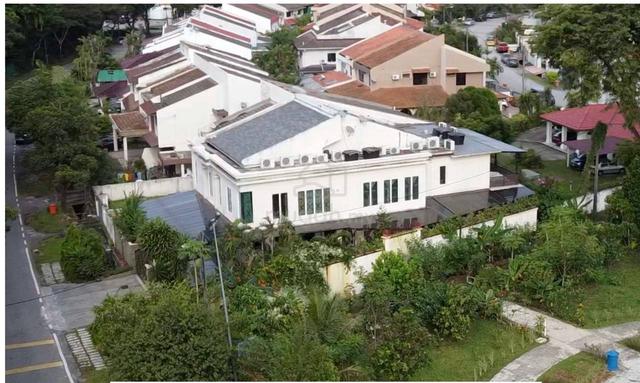 Double Storey Semi D, jalan SS 4b, Petaling jaya, selangor 1
