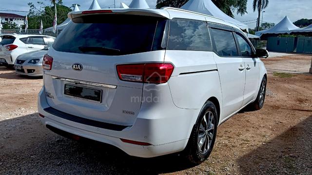2017 Kia GRAND CARNIVAL 2.2 D EX Best Condition - 4