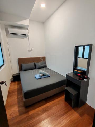 Fully Furnish room at Georgetown 1