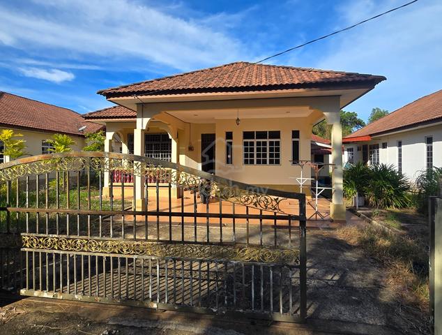 Banglo 1 Tingkat Lorong Merbau, Mukim Manir 1