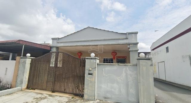 Taman Sentosa 1 Storey House for RENT Johor Bahru near CIQ pelangi 1