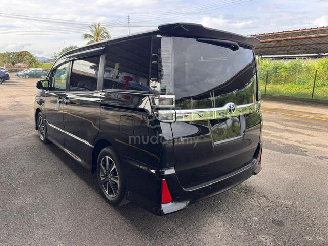 2021 Toyota VOXY 2.0 ZS KIRAMEKI III (A) - 2