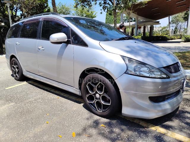 2010 Mitsubishi GRANDIS 2.4 FACELIFT (A) - 1