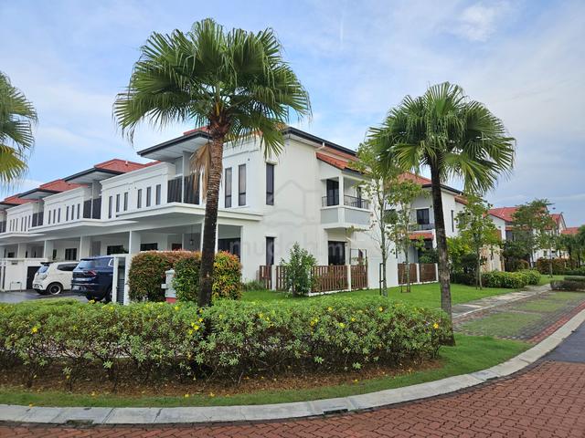 CORNER LOT Terrace House Setia Eco Glades, Jalan Tropika, Cyberjaya, 2