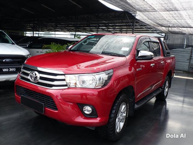 TOYOTA HILUX 2.4 E spec (A) condition Like new - 2