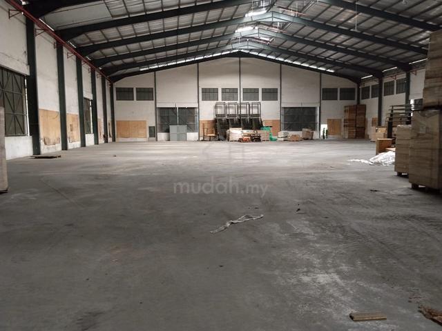 Factory /warehouse block for rent next to main road 1