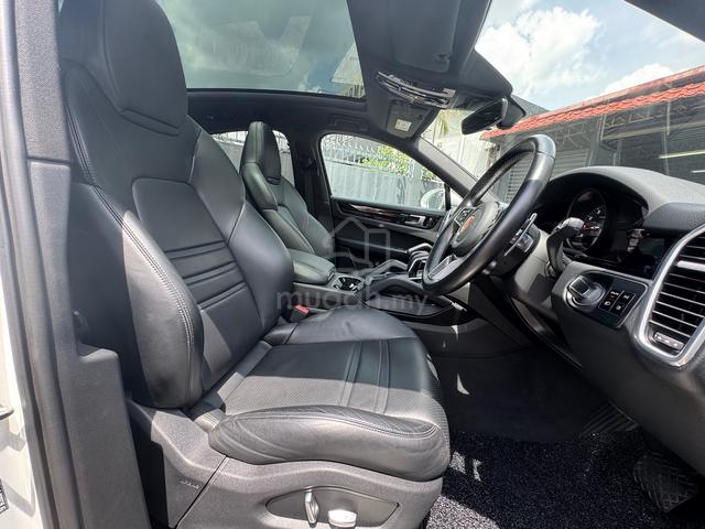 2020 Porsche CAYENNE COUPE 3.0 Sport Seat/ Panroof - 2