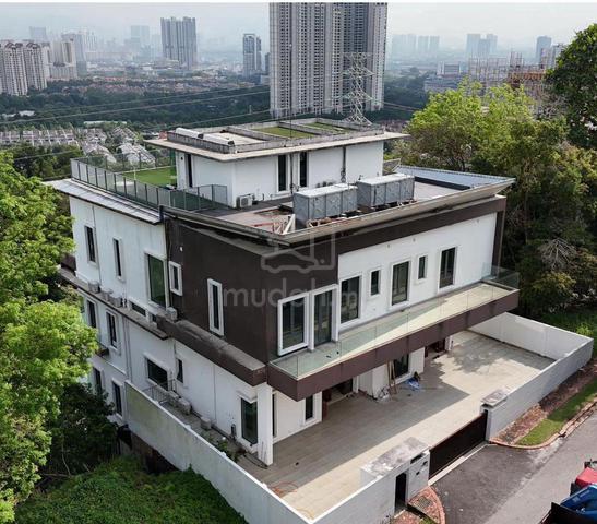 (TWINS BUNGALOW / RENOVATED) Country Heights Damansara, Kuala Lumpur 1
