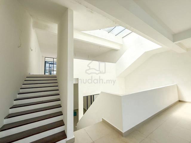 Bare unit + 7325 sqt + Private Rooftop di Empire Residnce, Damansara 1