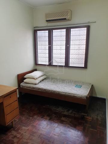Middle Room at Taman Bukit Kajang Baru, Kajang 1