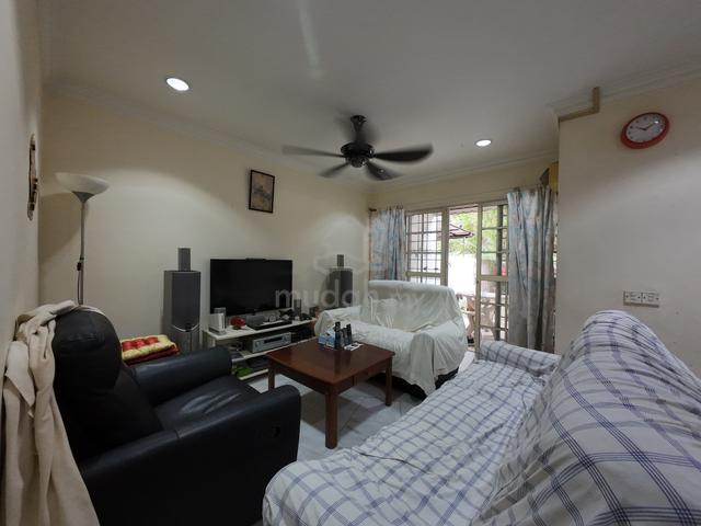 Park-Facing Family Home at Taman Bunga Negara - Sec 27, Shah Alam 1