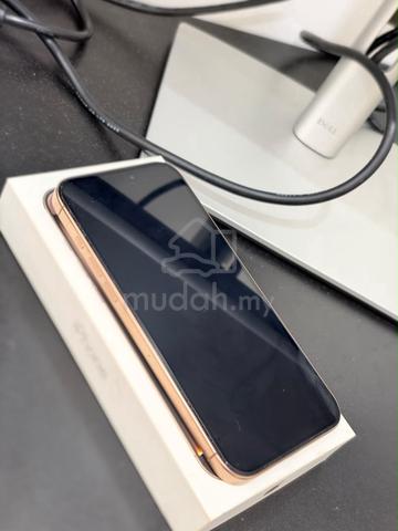 iPhone 16 Pro Max 256 GB - photo 2 of 3