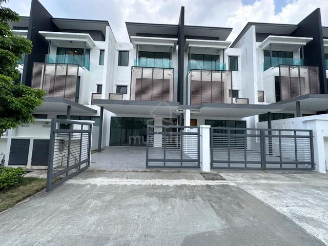 3 Storey Link House @ Shah Alam, Completed, 100% Loan, Direct To Dash 1
