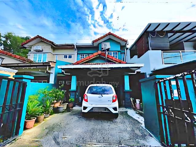2 Storey Terrace House in Taman Dato' Demang, Seri Kembangan 1