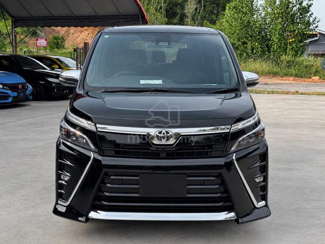 Toyota Voxy 2.0 ZS Kirameki III 2021 Unregistered - 1