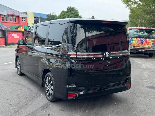 (3 POWER DOOR) Toyota VOXY 2.0 S-Z (7 SEATER) 2023 - 4