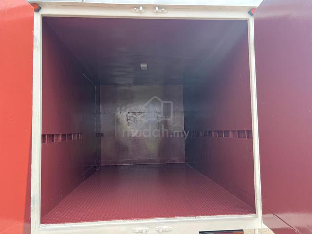 2016 Hino XZU600R BOX 10ft with steel floorboard - photo 4 of 6