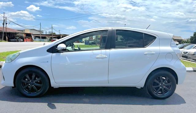 2013 Toyota PRIUS C 1.5HYBRID(A)BLACKLIST CAN LOAN - 5