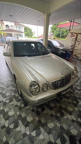 2000 Mercedes Benz E-CLASS 2.4 240 ELEGANCE (CBU) - 1