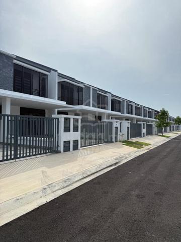 Rini Home 8 @ Mutiara Rini Brand New with Aircon Autogate Heater G&G 1