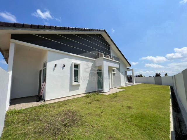 Rumah Teres Setingkat Kluang -  Murah, Luas & Cantik! 4
