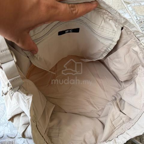 UNIQLO C Drawstring shoulder/sling bag Bag - photo 4 of 5