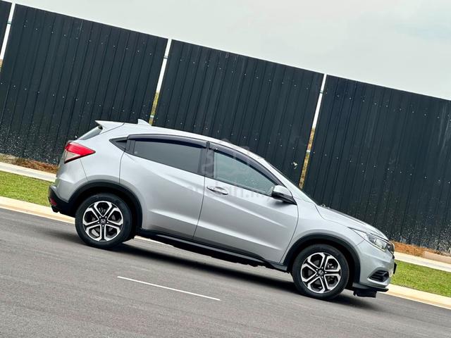 HONDA HR-V 1.8 E🔥FULL LOAN✅CARKiNG‼️‼️‼️ - 2