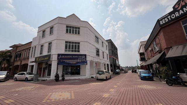3000sf Pusat Bandar Senawang Corner Shop lot Rent 1st floor Seremban 1