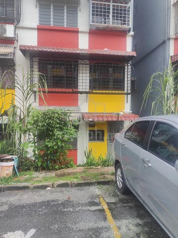 Flat Pandan Indah 1