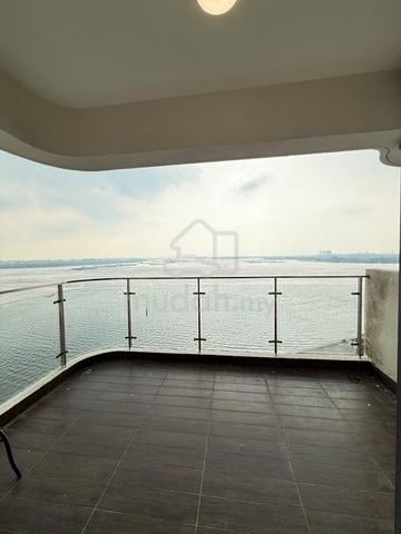 Bay Laurel @ Country Garden Danga Bay 1