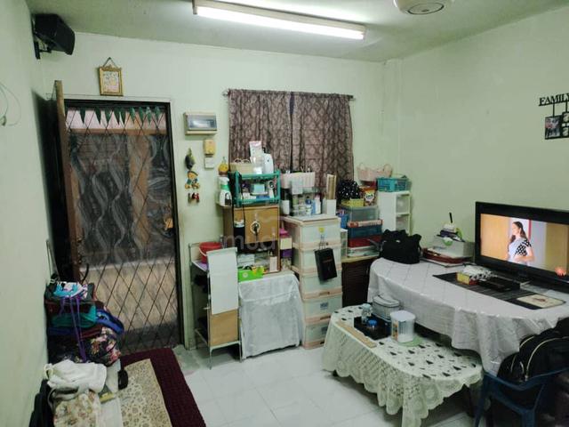 Flat Pandan Indah 1