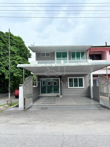 Refurbished 2- Storey End Lot Terracce House at Gunung Rapat Ipoh 1
