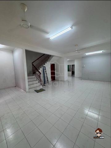 Bandar Bukit Tinggi 2 Klang 2 Storey House 22x75 4R4B Gated Guard Rent 1
