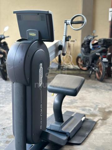 Technogym Arm Bike Ergometer Upper Body Rehab Sports Outdoors For