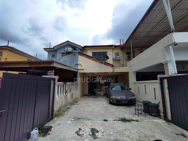 FULL LOAN & RENOVATED - 2 Storey Bandar Tasik Puteri (BLOK 27) 1
