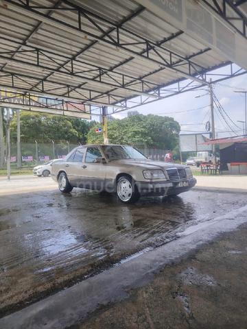 1995 Mercedes Benz 220E 2.2 W124 (A) - 2
