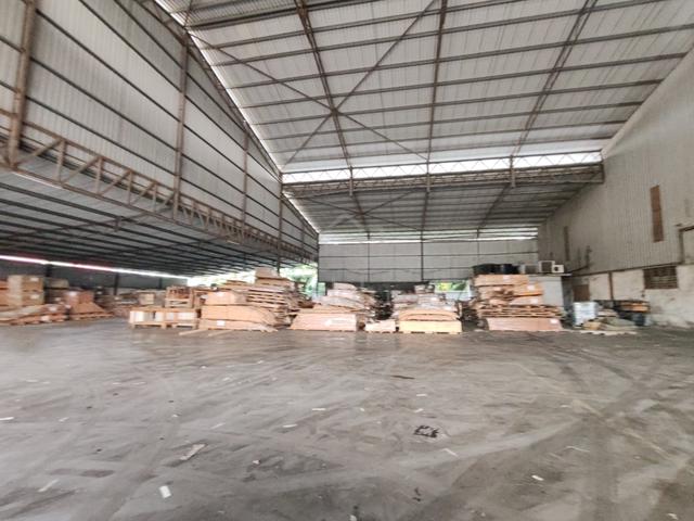 CHEAPER!4.5Acres Freehold Industrial Land With 92ksqf Factory for Sale 1