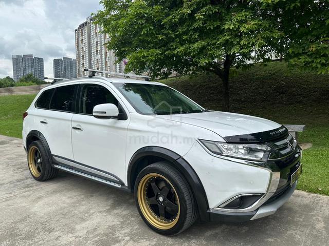 2017 MITSUBISHI OUTLANDER 2.0 Masih Boleh Loan Lgi - 3