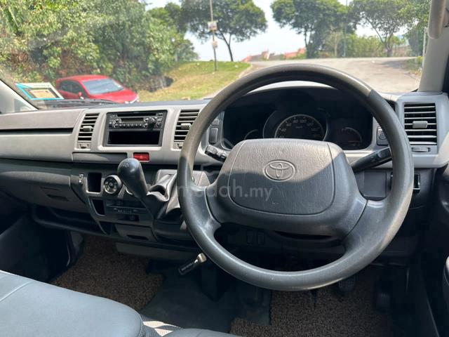 2011 Toyota HIACE 2.7 TRH203R FACELIFT (M) - 3