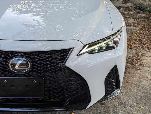 MARK LEViNSON SUNROOF 2022 LEXUS IS300 2.0 F-SPORT - 4