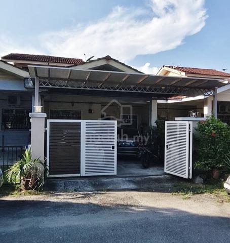 Single Storey Taman Ixora Bandar Baru salak Tinggi Sepang 1