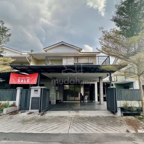 SUPERLINK SIZE Double storey endlot extra land meru ipoh for sale 1