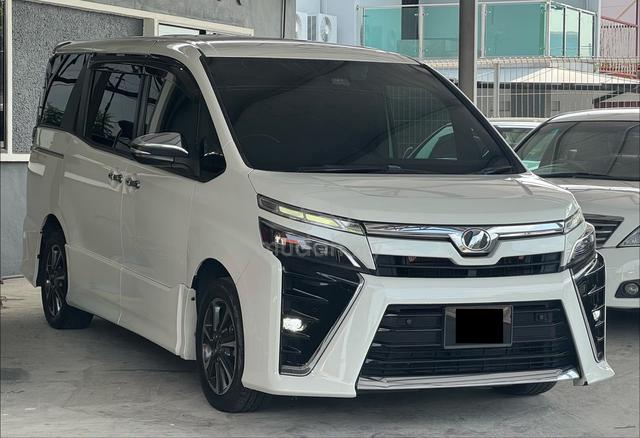 Toyota Voxy 2.0 ZS Kirameki II Edition (A) 2019/22 - 1