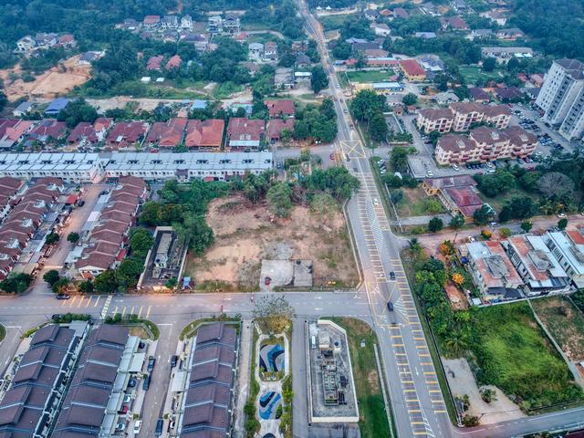 FACING MAIN ROAD Petrol Pump Commercial Land Sungai Merab Bangi 1